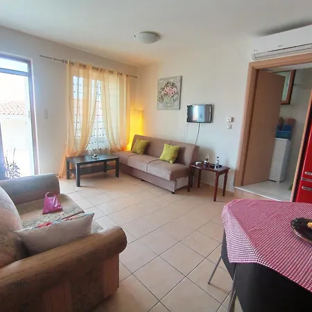 Skiathosrooms-appartments For Holidays * İskados